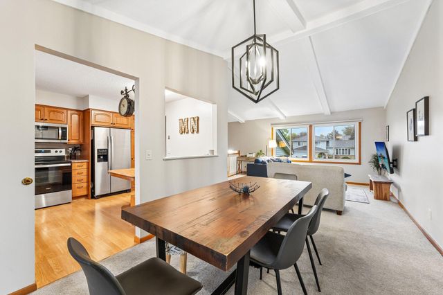 810 Clearbrook Lane, Vadnais Heights, MN 55127