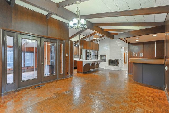 1605 E Jefferson Boulevard, South Bend, IN 46617