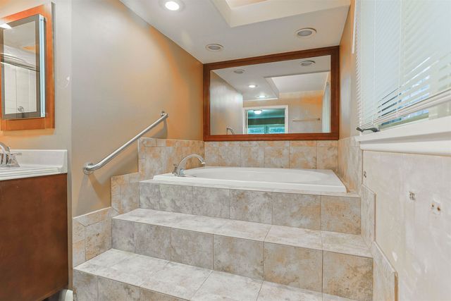 1605 E Jefferson Boulevard, South Bend, IN 46617