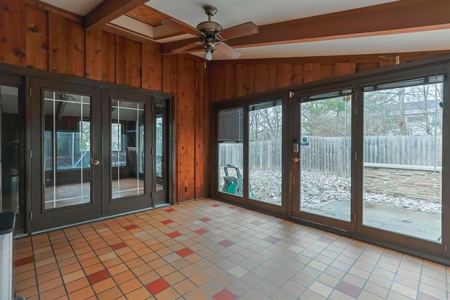 1605 E Jefferson Boulevard, South Bend, IN 46617