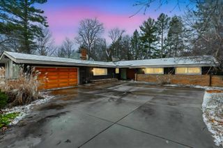 1605 E Jefferson Boulevard, South Bend, IN 46617