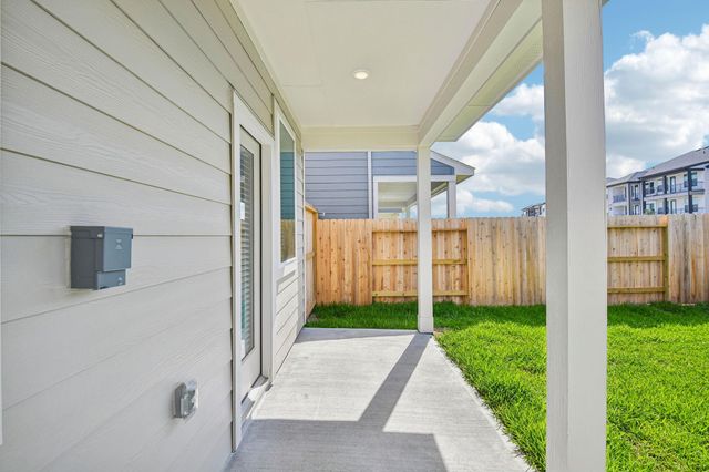 716 Sand Dollar Drive, Kemah, TX 77565