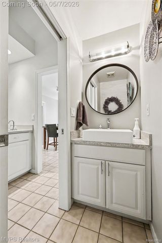 936 Wildbrook Lane, Lake Orion Village, MI 48362