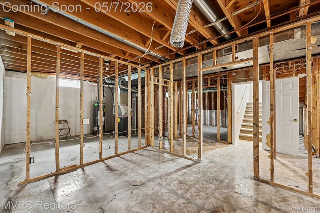 936 Wildbrook Lane, Lake Orion Village, MI 48362