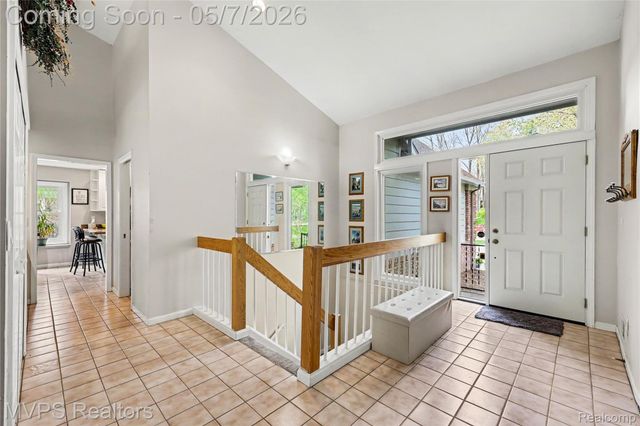 936 Wildbrook Lane, Lake Orion Village, MI 48362