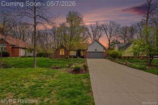 936 Wildbrook Lane, Lake Orion Village, MI 48362