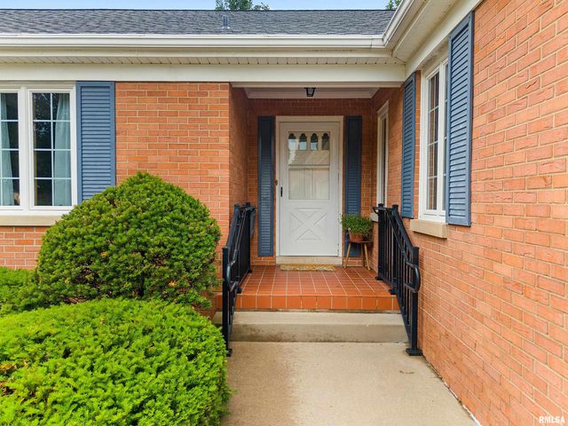 601 S WEST Street, Tremont, IL 61568