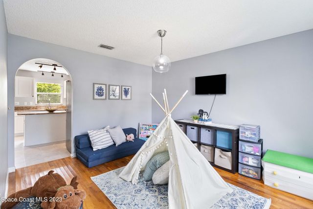 1531 Vista Lake Circle, Melbourne, FL 32904