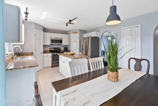 1531 Vista Lake Circle, Melbourne, FL 32904