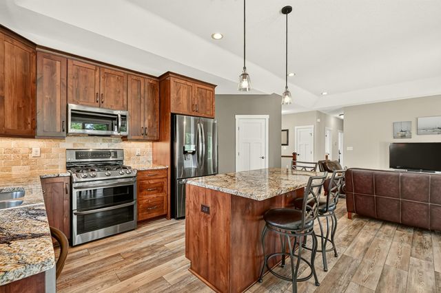 2238 Glady Lane NE, Rochester, MN 55906