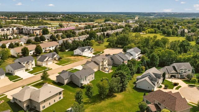 2238 Glady Lane NE, Rochester, MN 55906