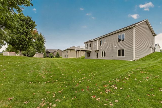 2238 Glady Lane NE, Rochester, MN 55906