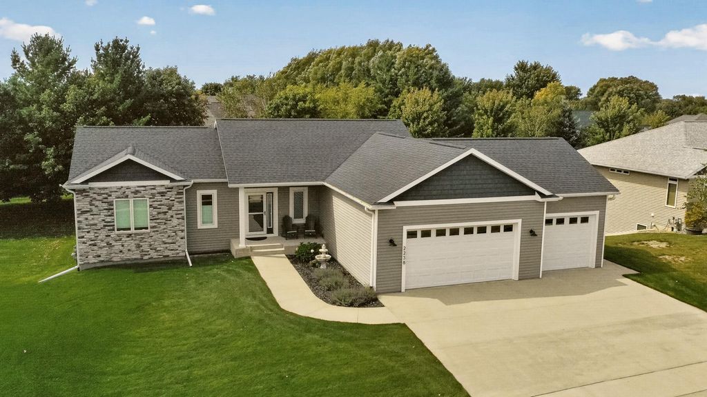 2238 Glady Lane NE, Rochester, MN 55906