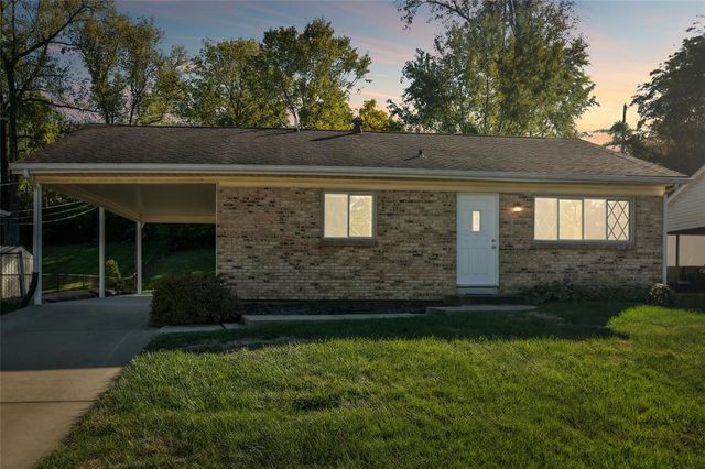 10814 Canter Way Drive, St Louis, MO 63114