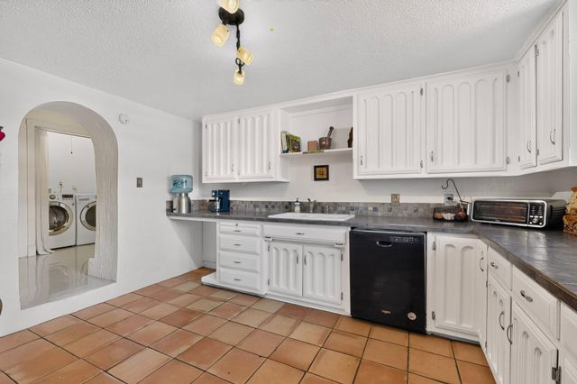 10029 Guadalupe Trail NW, Albuquerque, NM 87114