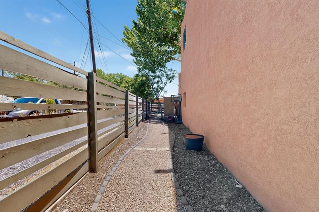 10029 Guadalupe Trail NW, Albuquerque, NM 87114