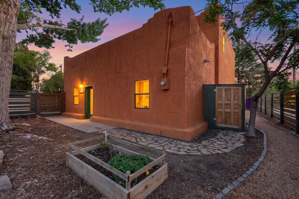 10029 Guadalupe Trail NW, Albuquerque, NM 87114