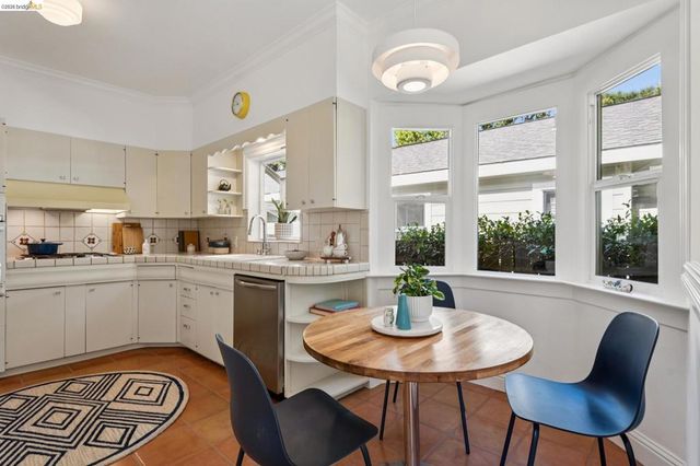 362 50Th St, Oakland, CA 94609