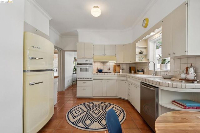 362 50Th St, Oakland, CA 94609