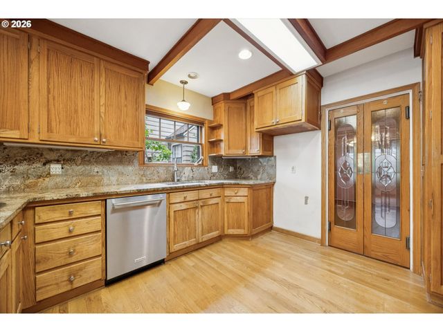 6821 Se Reed College Pl, Portland, OR 97202