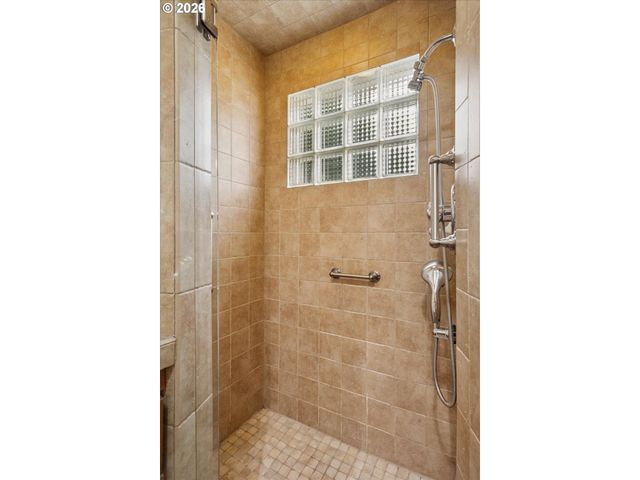 6821 Se Reed College Pl, Portland, OR 97202