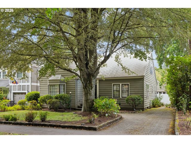 6821 Se Reed College Pl, Portland, OR 97202