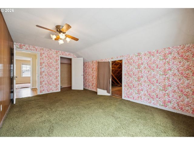 6821 Se Reed College Pl, Portland, OR 97202