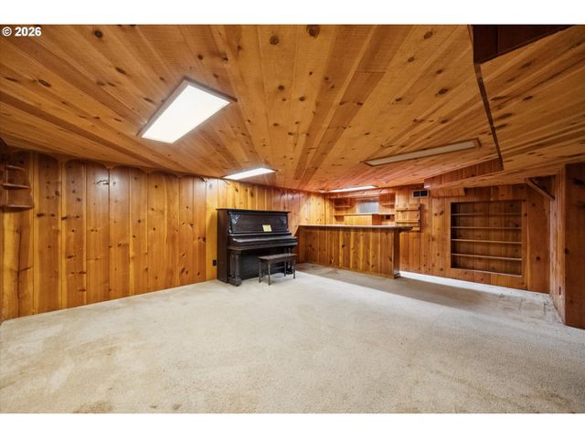 6821 Se Reed College Pl, Portland, OR 97202