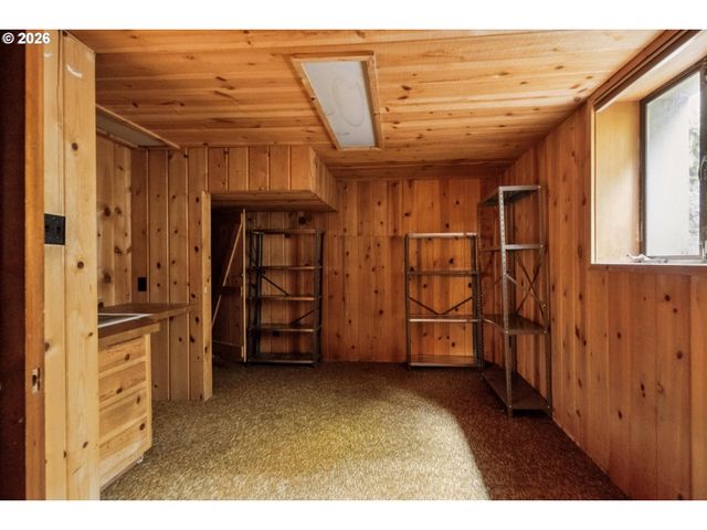 6821 Se Reed College Pl, Portland, OR 97202