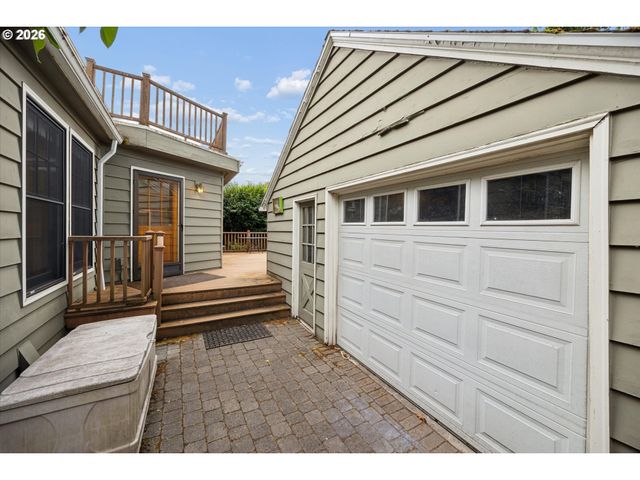 6821 Se Reed College Pl, Portland, OR 97202