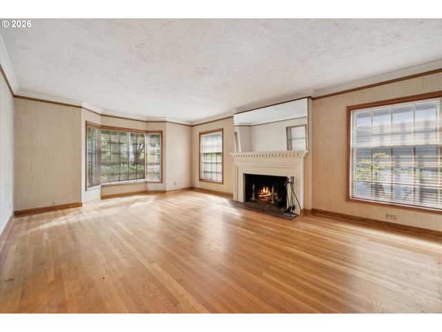 6821 Se Reed College Pl, Portland, OR 97202