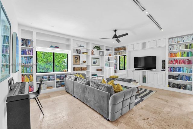 6466 SW 84th Street 6466, Miami, FL 33143