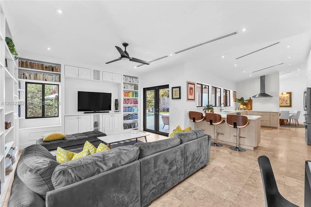 6466 SW 84th Street 6466, Miami, FL 33143