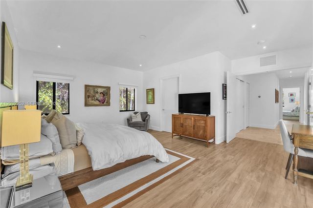 6466 SW 84th Street 6466, Miami, FL 33143