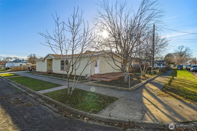 310 S 10th Avenue, Walla Walla, WA 99362