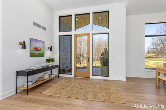 6880 Kilmer Drive, Grand Rapids, MI 49512