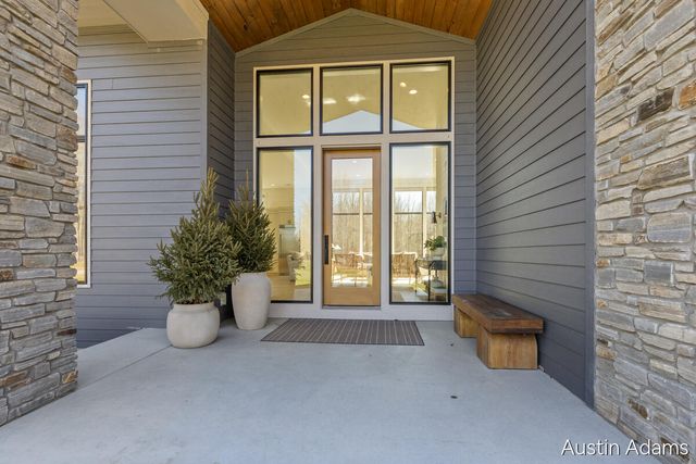 6880 Kilmer Drive, Grand Rapids, MI 49512