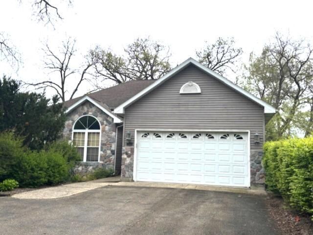 788 N Cogswell DRIVE, Silver Lake, WI 53170