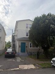 522 Walnut St, Elizabeth City, NJ 07201