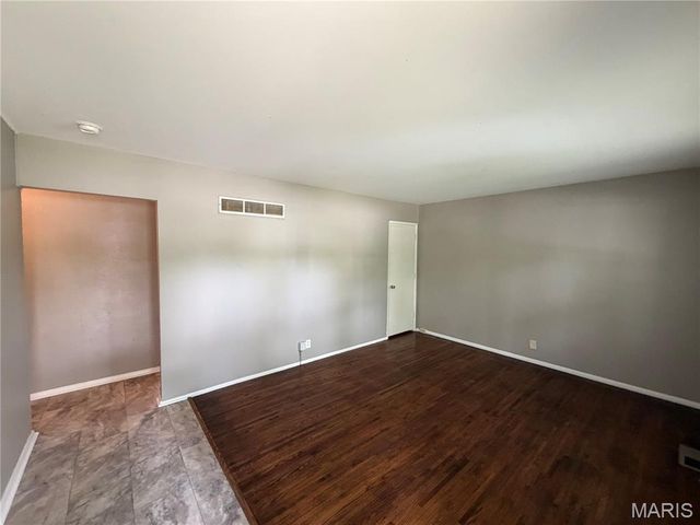 1388 Farmview Avenue, St Louis, MO 63138
