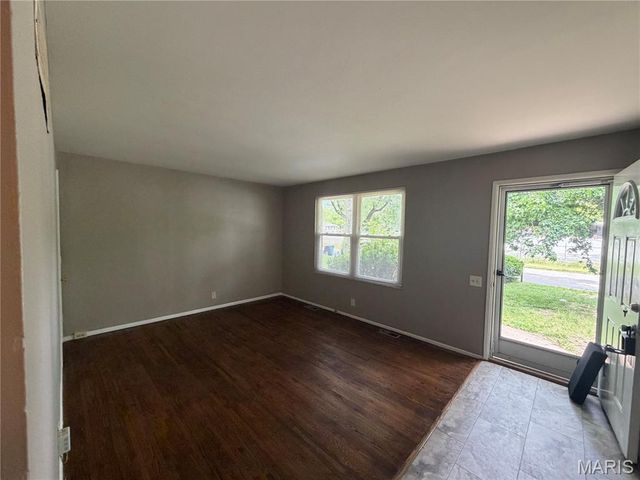 1388 Farmview Avenue, St Louis, MO 63138
