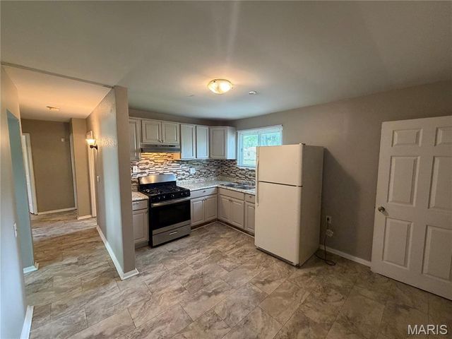 1388 Farmview Avenue, St Louis, MO 63138