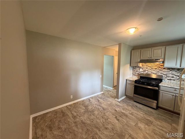 1388 Farmview Avenue, St Louis, MO 63138