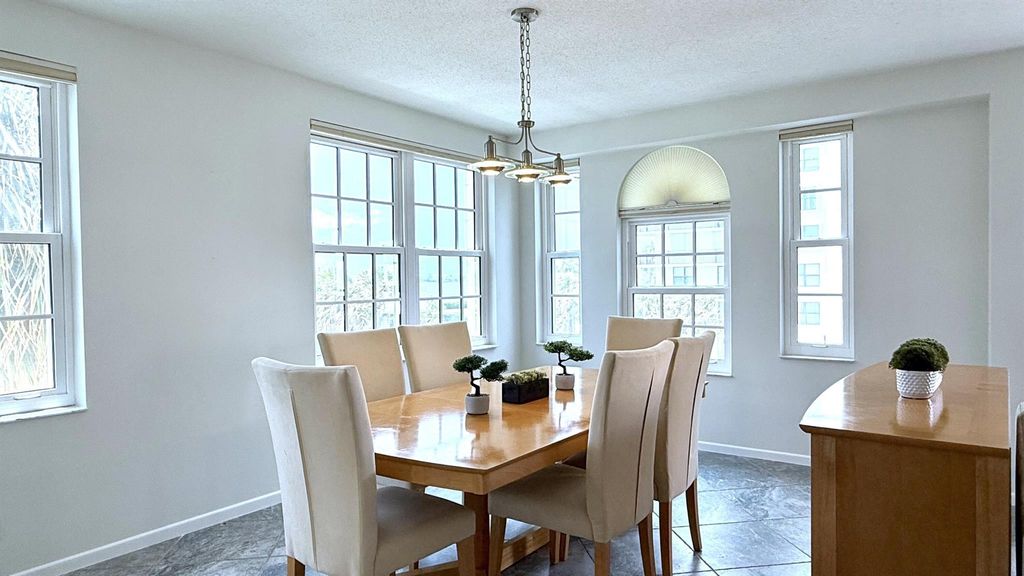 Image 12 of property listing at 3475 S Ocean Boulevard 2160, Palm Beach, FL 33480