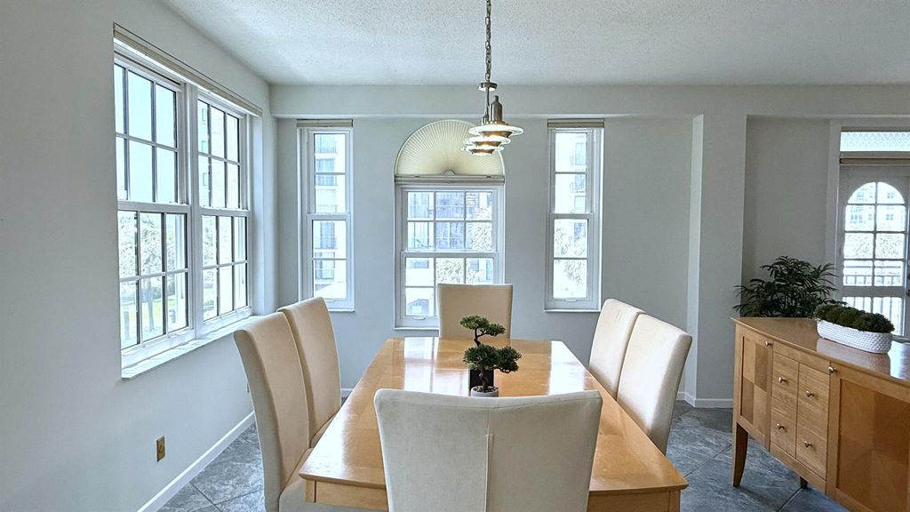 Image 13 of property listing at 3475 S Ocean Boulevard 2160, Palm Beach, FL 33480