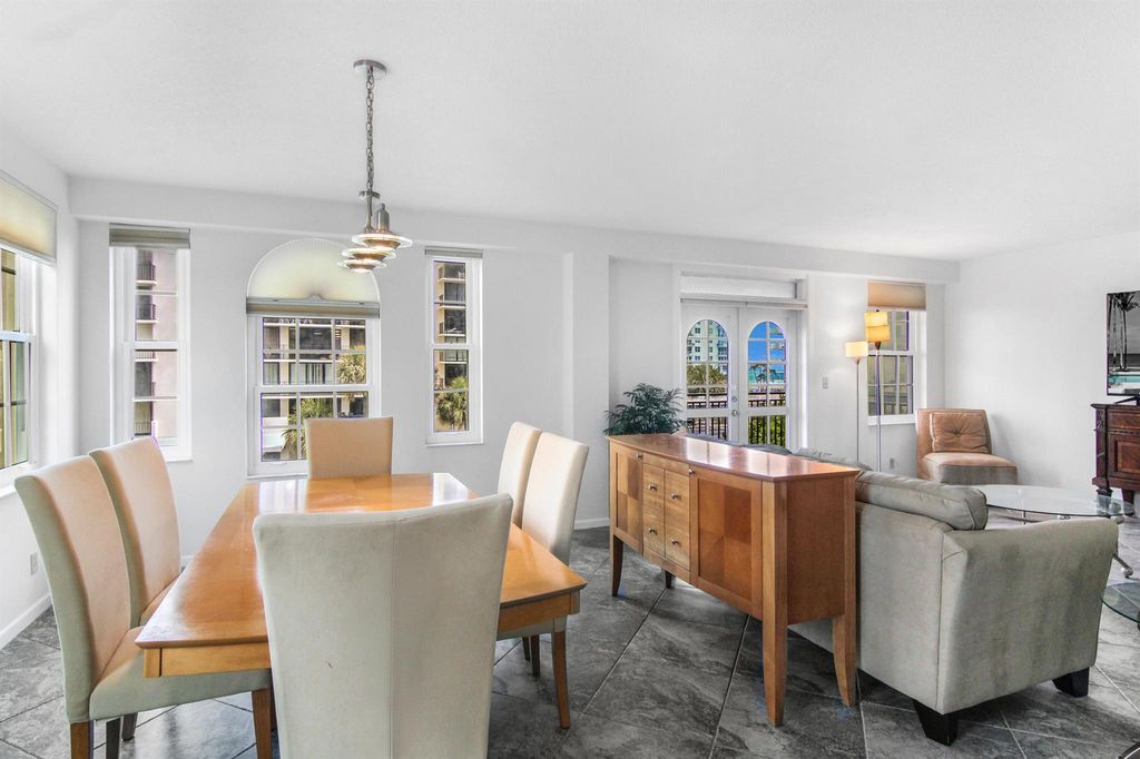 Image 15 of property listing at 3475 S Ocean Boulevard 2160, Palm Beach, FL 33480