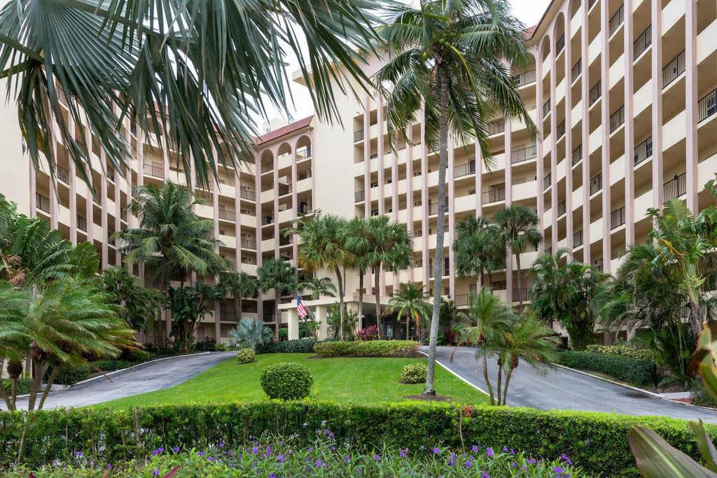 Image 2 of property listing at 3475 S Ocean Boulevard 2160, Palm Beach, FL 33480
