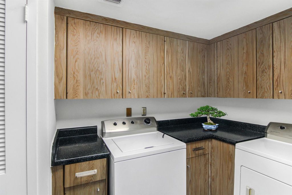 Image 20 of property listing at 3475 S Ocean Boulevard 2160, Palm Beach, FL 33480