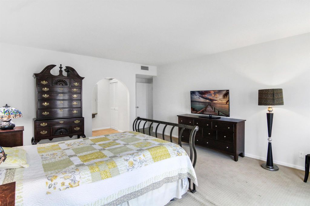 Image 27 of property listing at 3475 S Ocean Boulevard 2160, Palm Beach, FL 33480