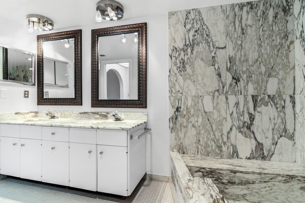 Image 30 of property listing at 3475 S Ocean Boulevard 2160, Palm Beach, FL 33480